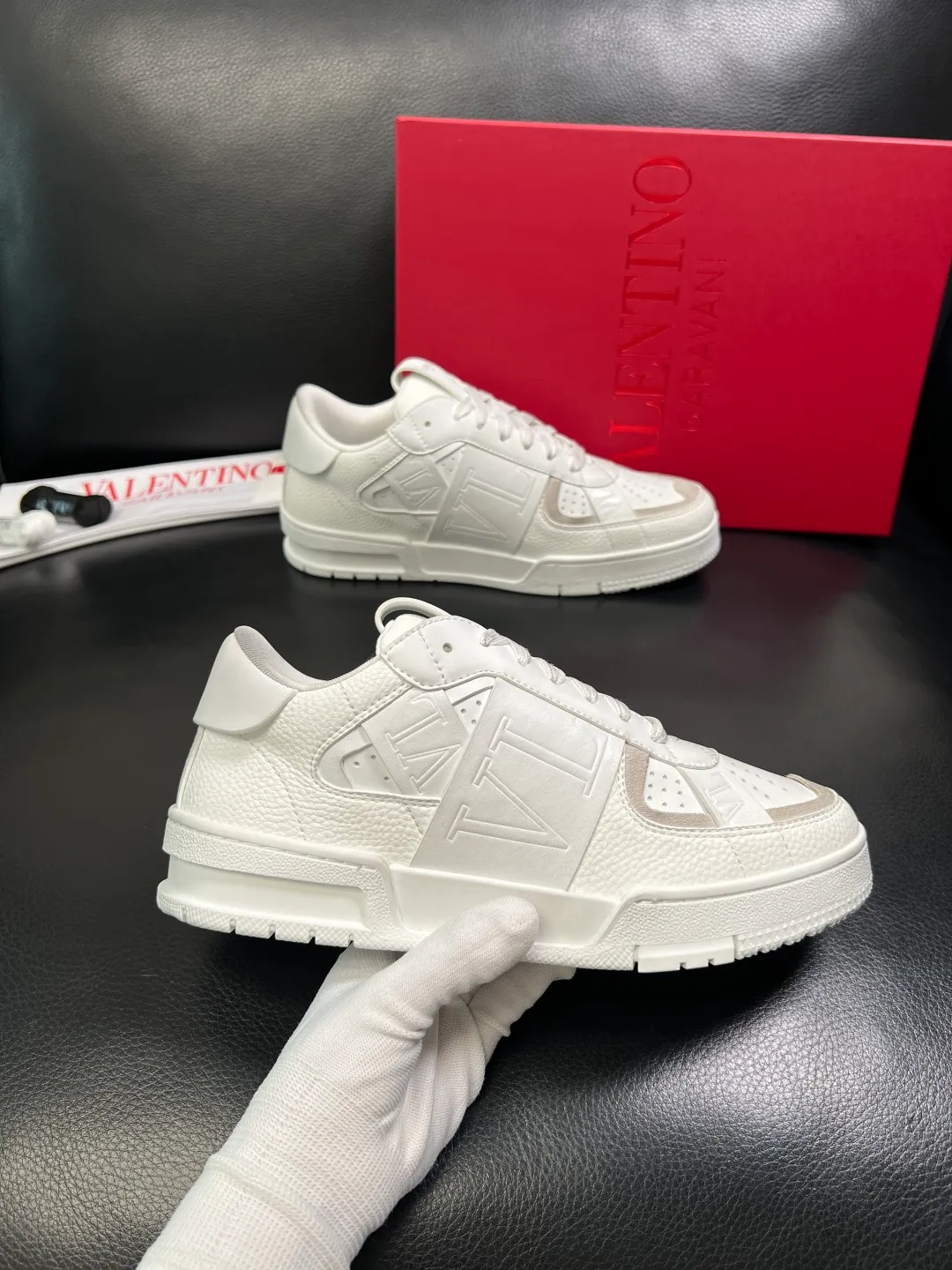 Men's shoes 💰660 VALENTINO High quality top craftsmanship Valentino, sports sneakers counter synchronization, uppers imported from Italy, high-quality splicing colorful complex crafts, imported cowhide lining soft and comfortable, soles: original soles specially provided by the original factory, T men's shoes 💰U exclusive movable molded soles super comfortable, original factory and single goods, welcome to compare, couple size 39-44 (customized 45)